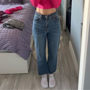 High-rise jeans I’m not sure if they are from ZARA